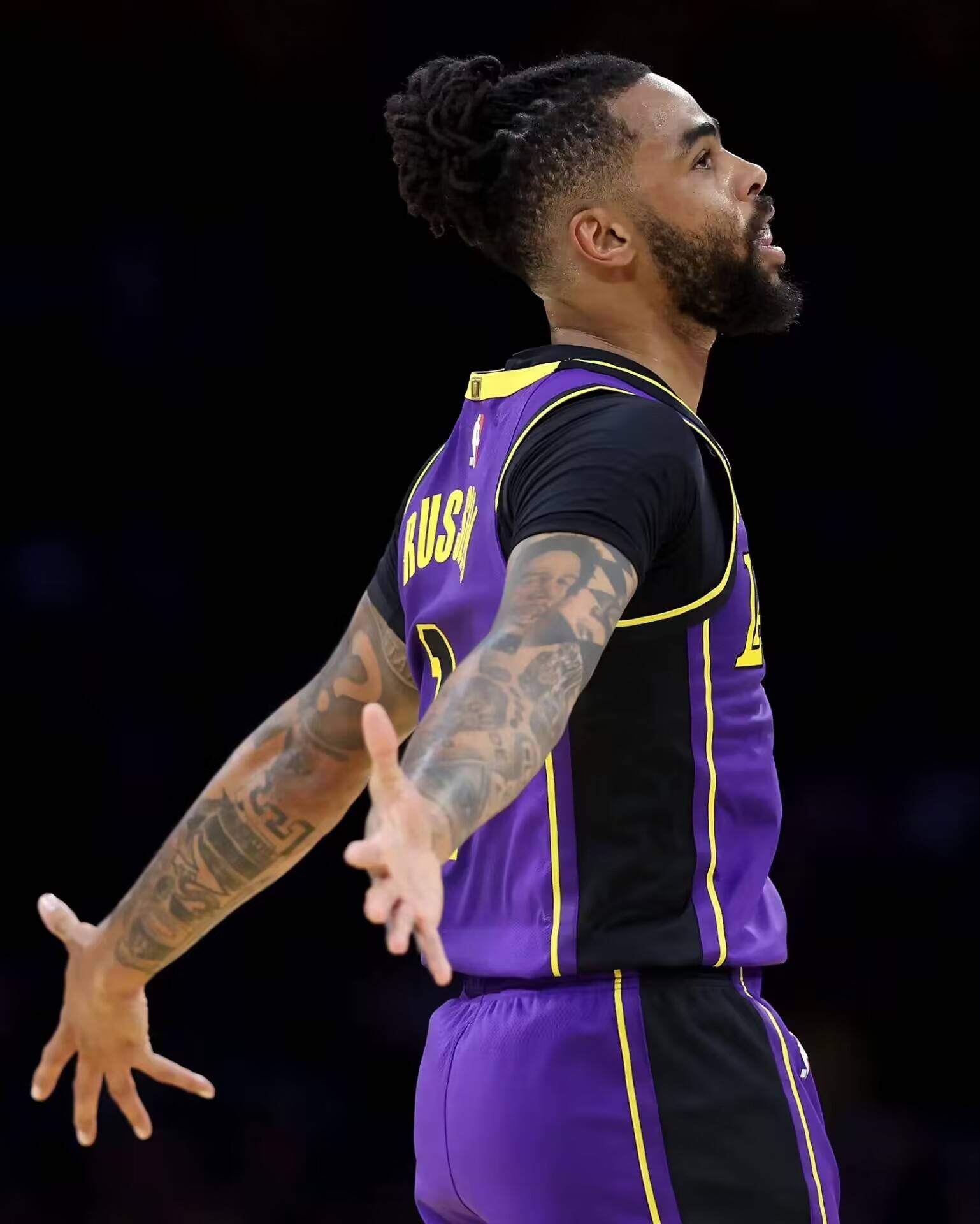 包含威廉姆斯绝杀哈斯车队，拉塞尔点燃赛场的词条