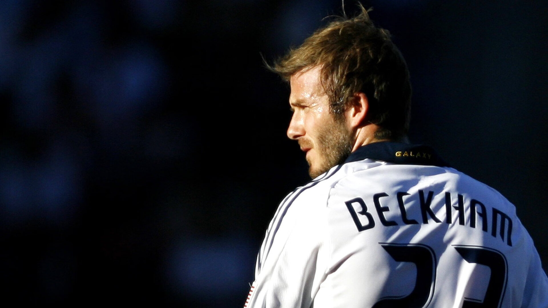 绿茵场上的双重奏,爱尔兰轻取国际米兰,莫德里奇压力下完成爆发