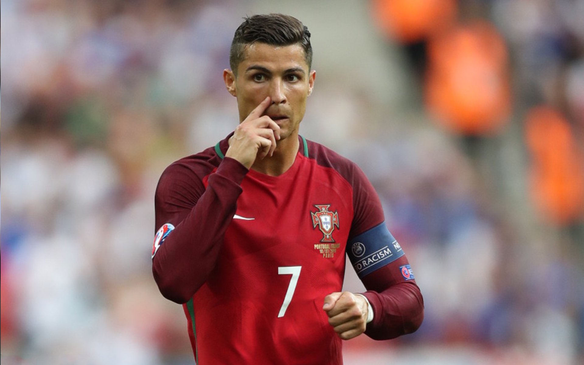 赛道与绿茵的交响，当F1年度争冠之夜遇见梅西的持续杀伤力