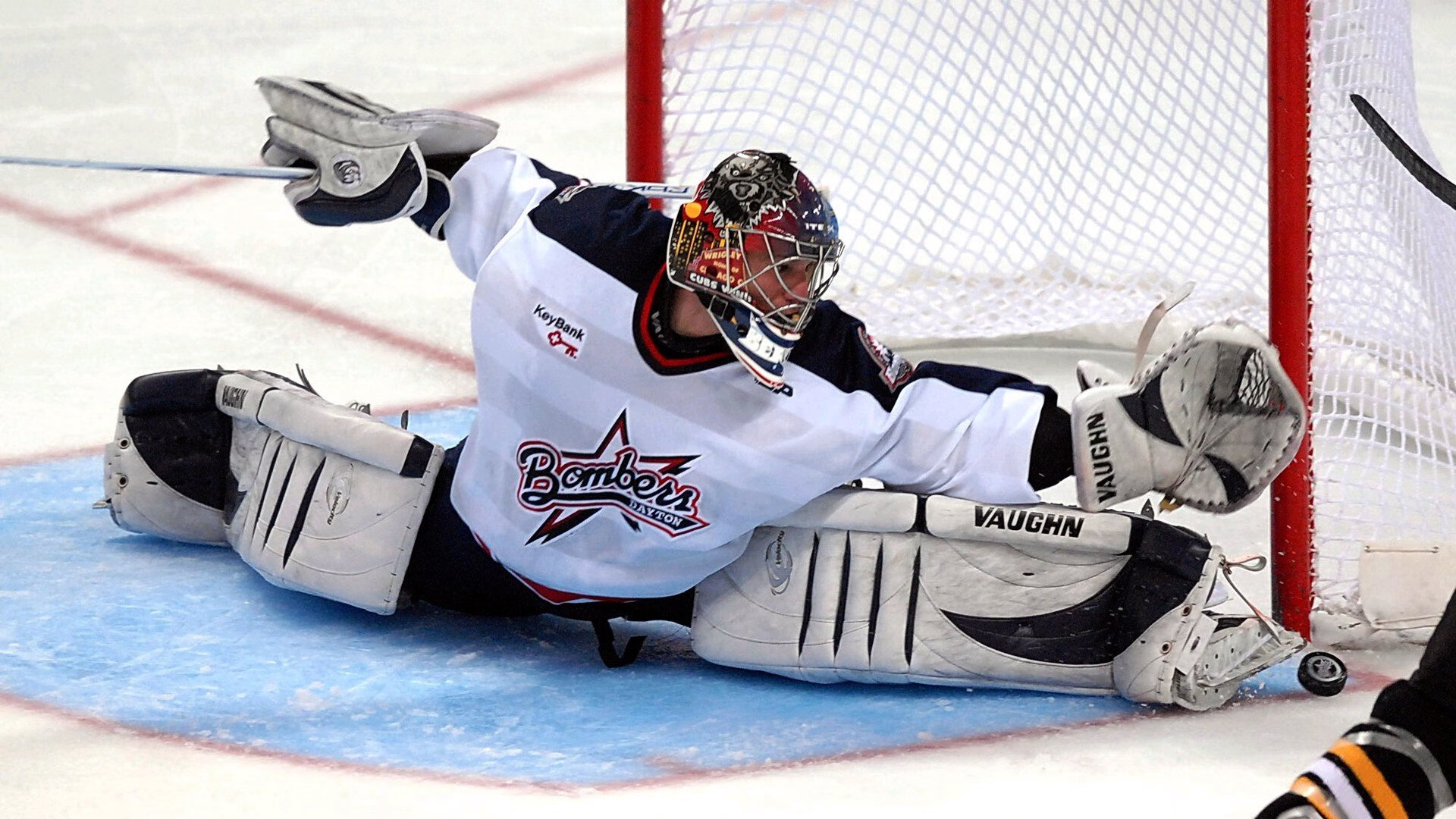 爵士逆转福建队，麦科勒姆高光表现引领胜利